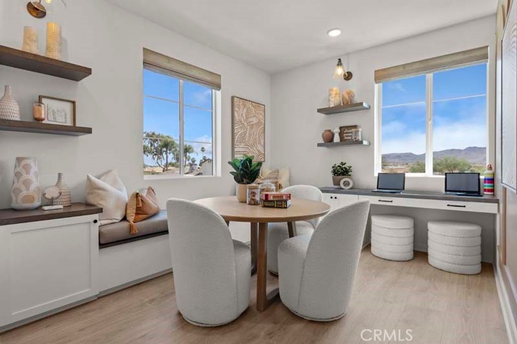 Image 20 of property listing at 111 Evergreen Lane, Claremont, CA 91711