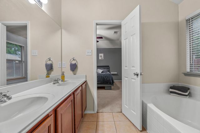 1092 Grand National Boulevard, Fort Worth, TX 76179