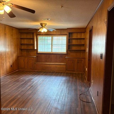 5460 Saratoga Drive, Jackson, MS 39211