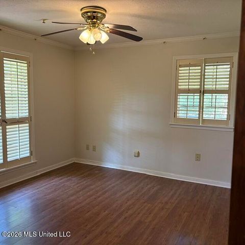 5460 Saratoga Drive, Jackson, MS 39211