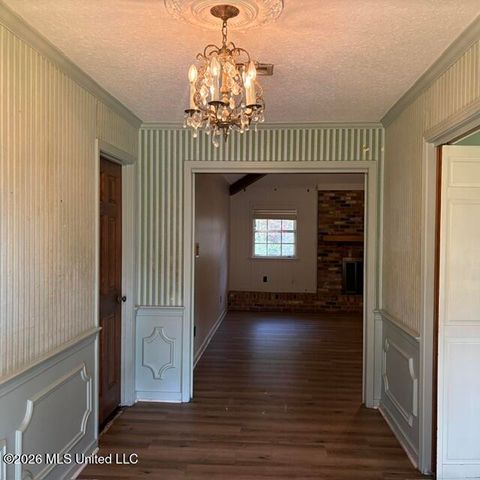 5460 Saratoga Drive, Jackson, MS 39211