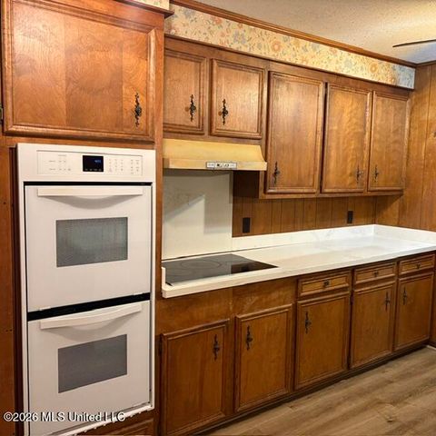5460 Saratoga Drive, Jackson, MS 39211