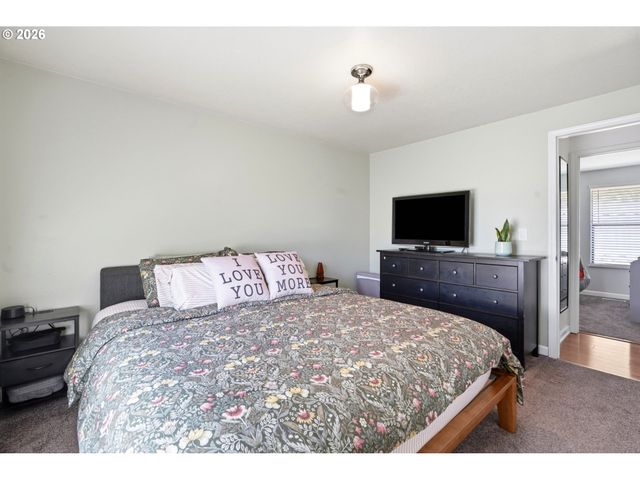 6391 Se HULL Ave, Milwaukie, OR 97267