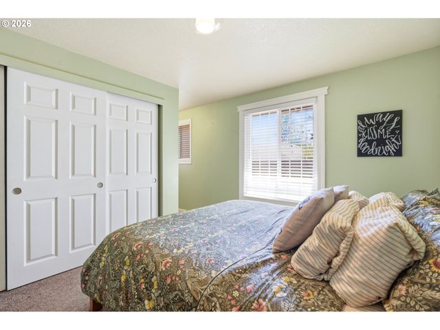 6391 Se HULL Ave, Milwaukie, OR 97267
