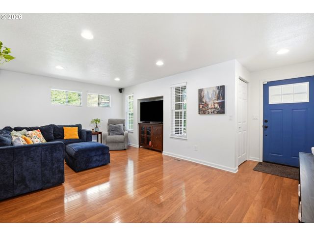 6391 Se HULL Ave, Milwaukie, OR 97267