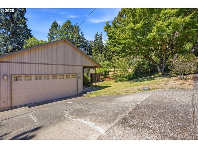 6391 Se HULL Ave, Milwaukie, OR 97267