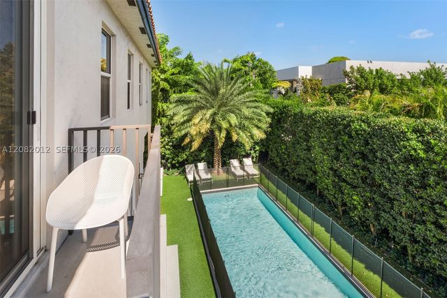 2181 N Bay Rd, Miami Beach, FL 33140