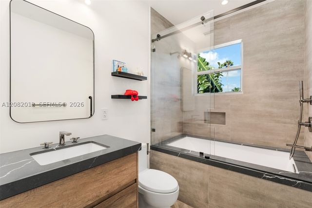 2181 N Bay Rd, Miami Beach, FL 33140
