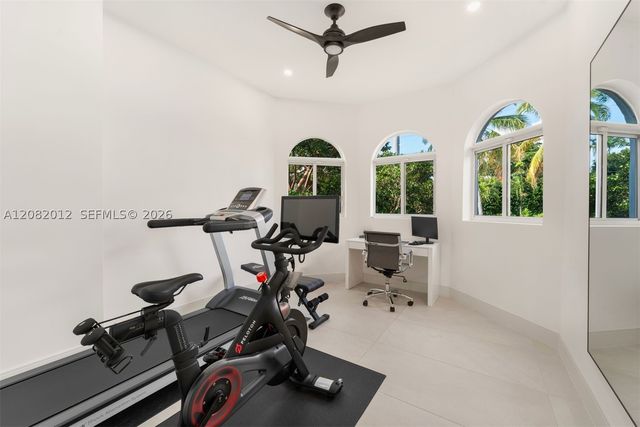 2181 N Bay Rd, Miami Beach, FL 33140