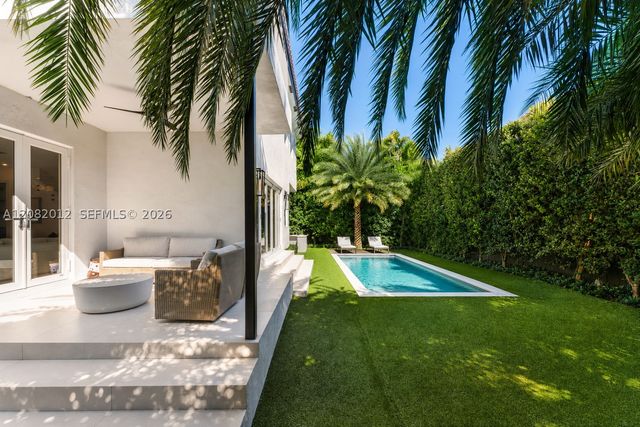 2181 N Bay Rd, Miami Beach, FL 33140