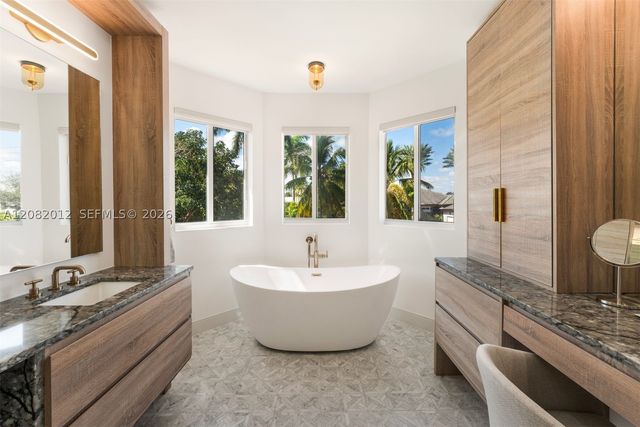 2181 N Bay Rd, Miami Beach, FL 33140