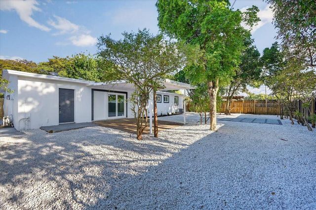 710 SW 67th Avenue, Pembroke Pines, FL 33023