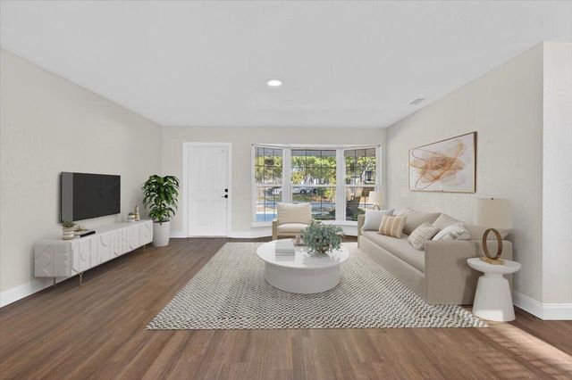 710 SW 67th Avenue, Pembroke Pines, FL 33023