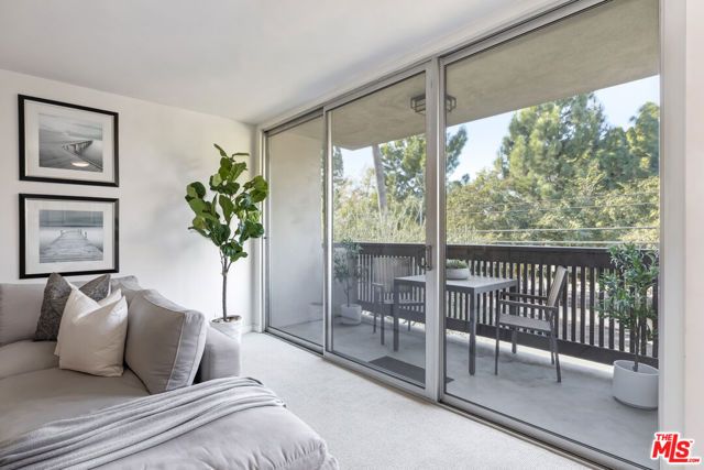 809 S Bundy Drive 214, Los Angeles, CA 90049