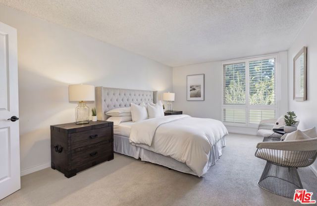 809 S Bundy Drive 214, Los Angeles, CA 90049