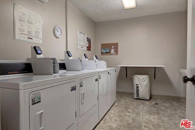 809 S Bundy Drive 214, Los Angeles, CA 90049