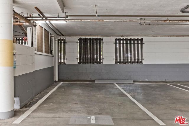 809 S Bundy Drive 214, Los Angeles, CA 90049