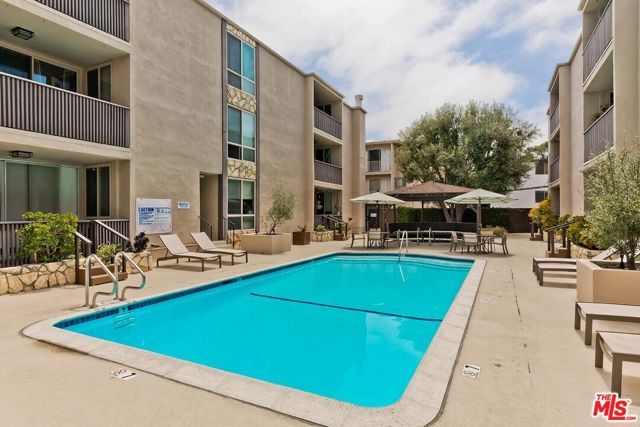 809 S Bundy Drive 214, Los Angeles, CA 90049