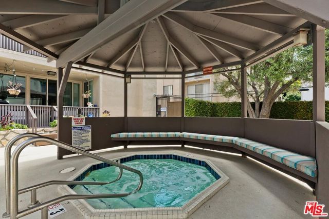 809 S Bundy Drive 214, Los Angeles, CA 90049