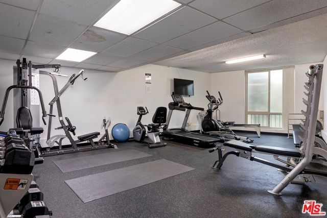 809 S Bundy Drive 214, Los Angeles, CA 90049