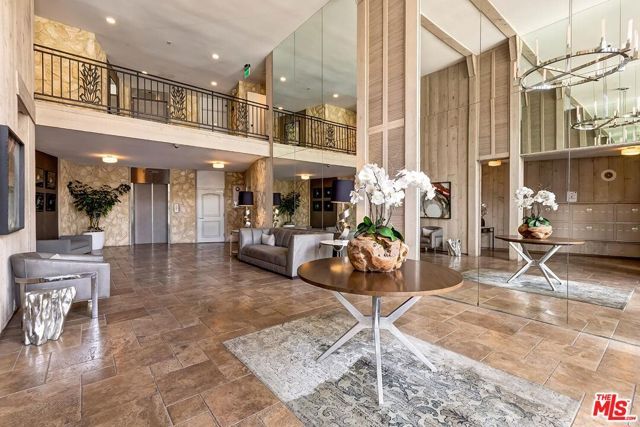 809 S Bundy Drive 214, Los Angeles, CA 90049