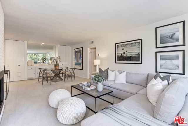 809 S Bundy Drive 214, Los Angeles, CA 90049