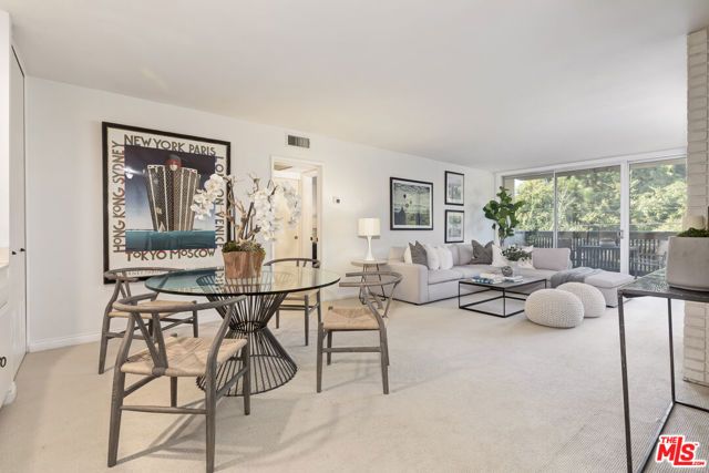 809 S Bundy Drive 214, Los Angeles, CA 90049