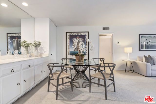 809 S Bundy Drive 214, Los Angeles, CA 90049