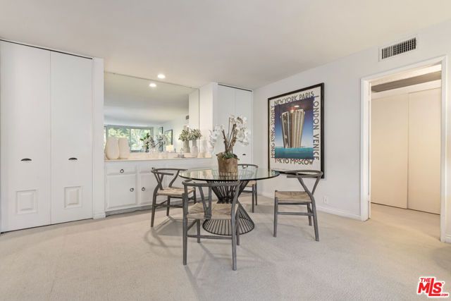 809 S Bundy Drive 214, Los Angeles, CA 90049