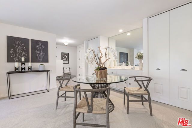 809 S Bundy Drive 214, Los Angeles, CA 90049