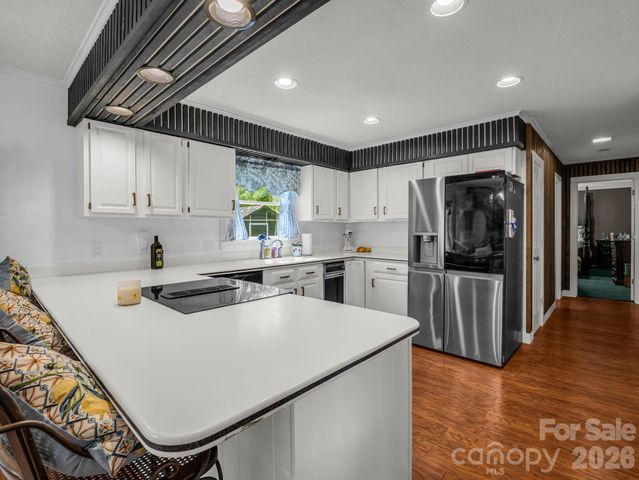 213 Raintree Drive, Hendersonville, NC 28791