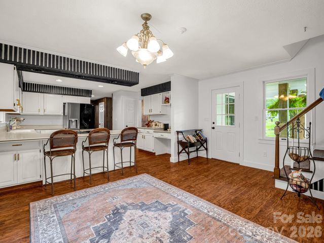 213 Raintree Drive, Hendersonville, NC 28791