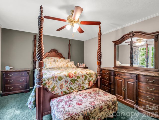 213 Raintree Drive, Hendersonville, NC 28791