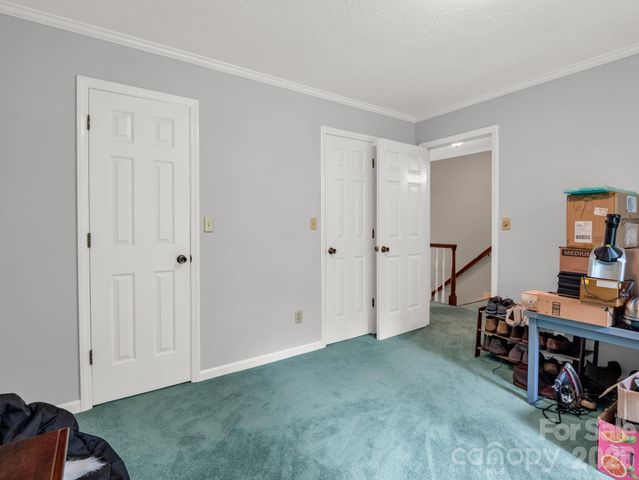 213 Raintree Drive, Hendersonville, NC 28791