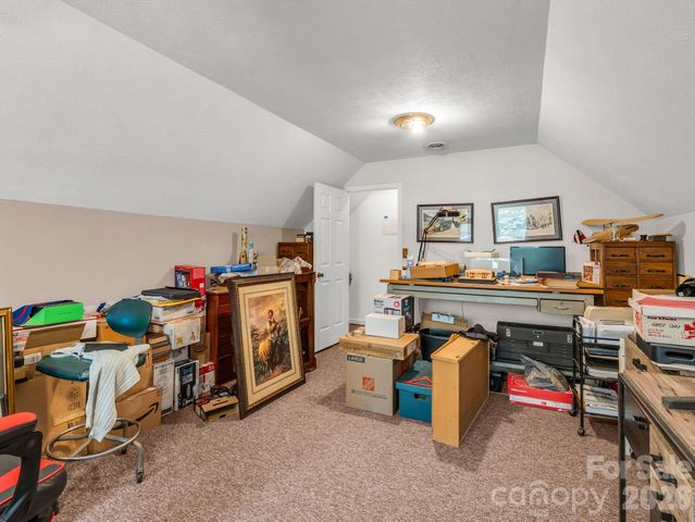 213 Raintree Drive, Hendersonville, NC 28791