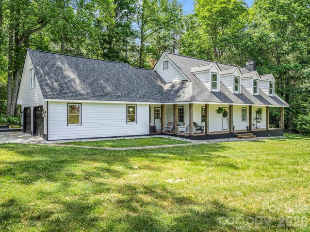 213 Raintree Drive, Hendersonville, NC 28791