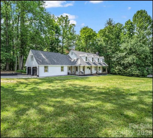 213 Raintree Drive, Hendersonville, NC 28791