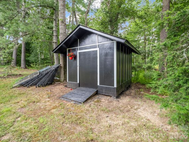 213 Raintree Drive, Hendersonville, NC 28791