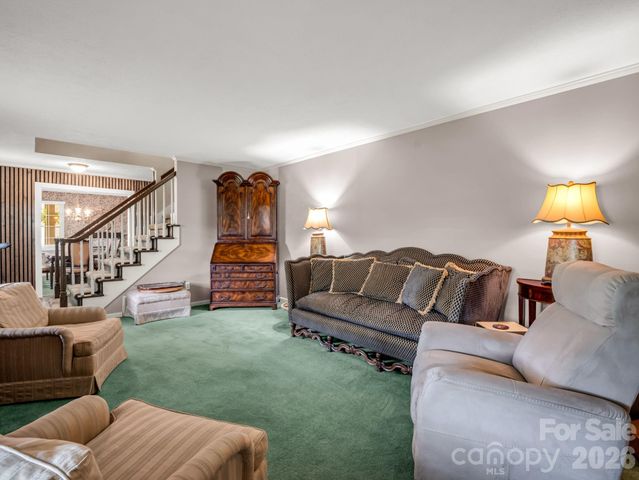 213 Raintree Drive, Hendersonville, NC 28791