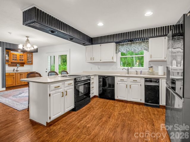 213 Raintree Drive, Hendersonville, NC 28791