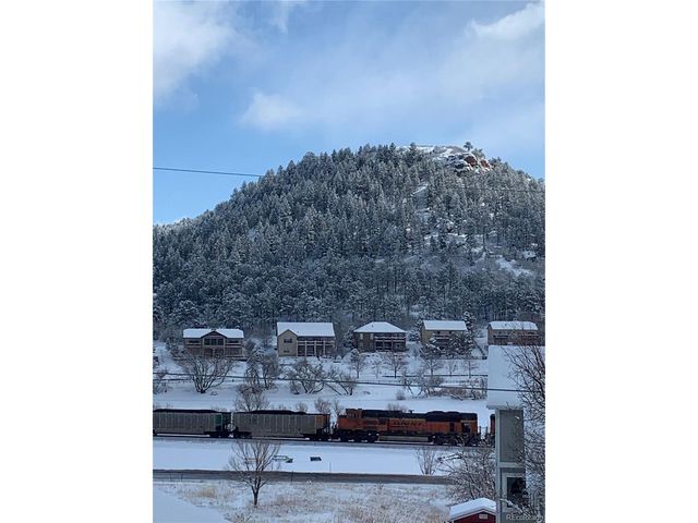 320 Columbine Rd, Palmer Lake, CO 80133