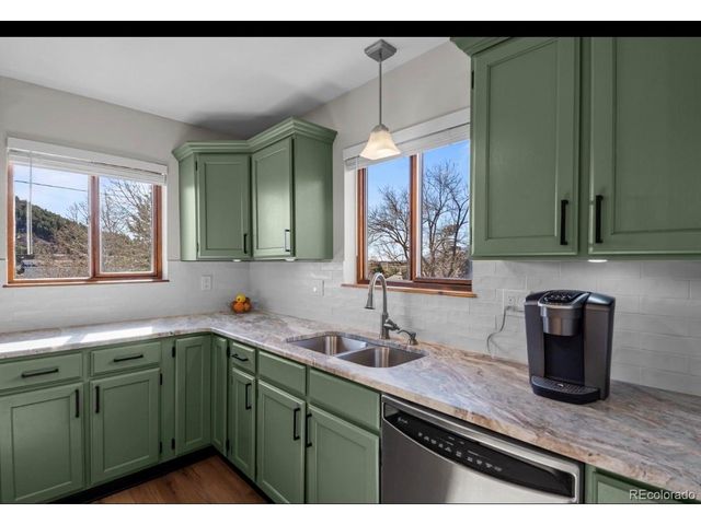 320 Columbine Rd, Palmer Lake, CO 80133