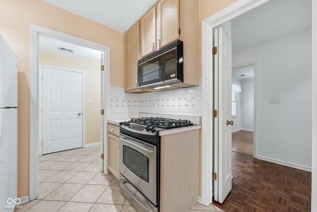 2020 Mystic Bay Court, Indianapolis, IN 46240