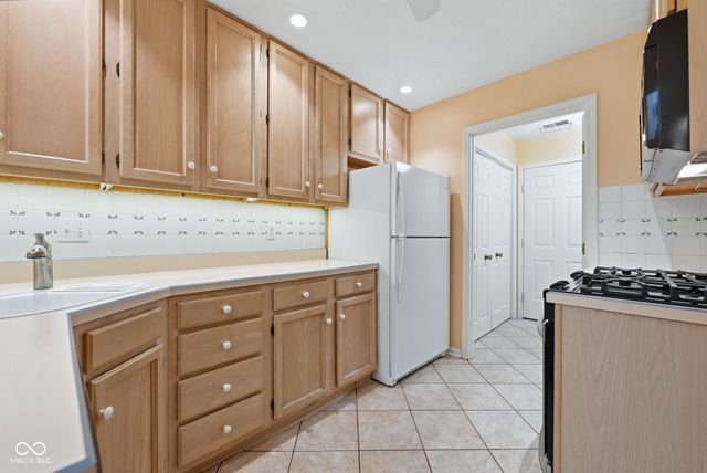 2020 Mystic Bay Court, Indianapolis, IN 46240