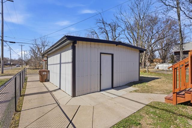 303 N Meridian Ave., Wichita, KS 67203