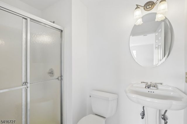 71 Village Dr, Morris Twp., NJ 07960