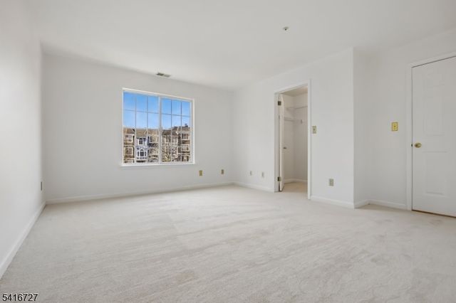 71 Village Dr, Morris Twp., NJ 07960