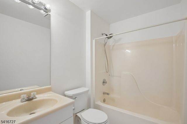 71 Village Dr, Morris Twp., NJ 07960