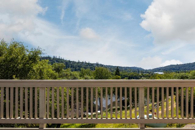 13738 Sun Forest Dr, Penn Valley, CA 95946