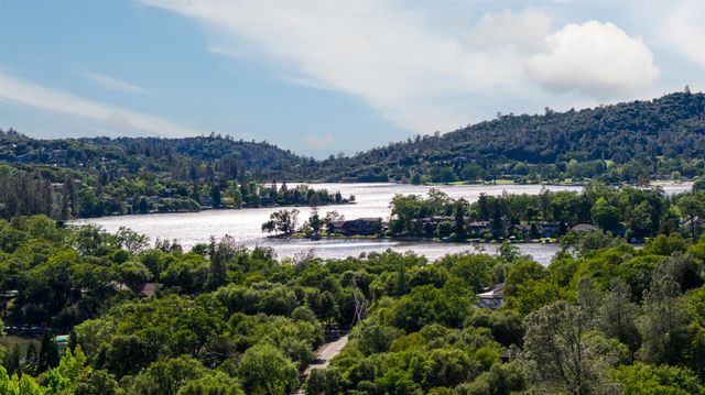 13738 Sun Forest Dr, Penn Valley, CA 95946